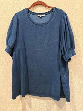 Chicos Faux Denim T-shirt with puff sleeves Size 4